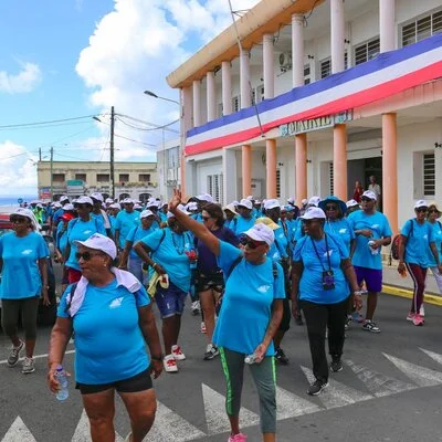 Photo 1 - La marche bleue pour les seniors